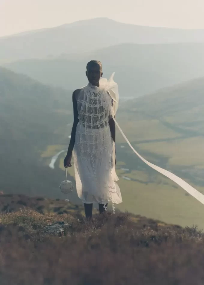 Button Bow Sphere Edition  Porcelain