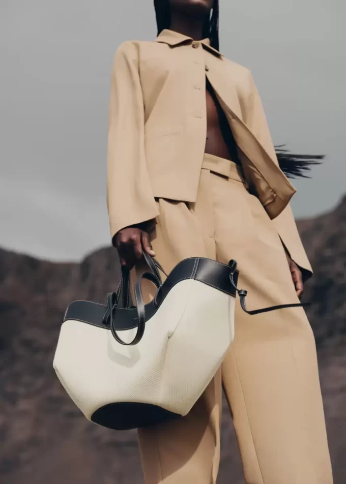 Cyme Edition  Black Canvas