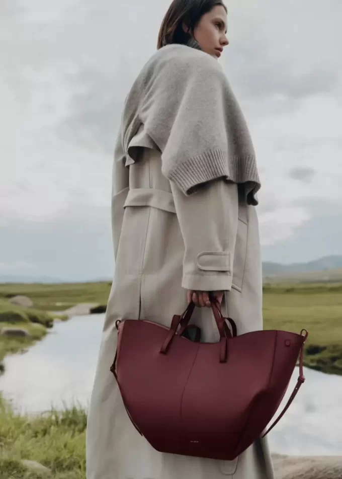 Cyme Edition  Textured Black Cherry