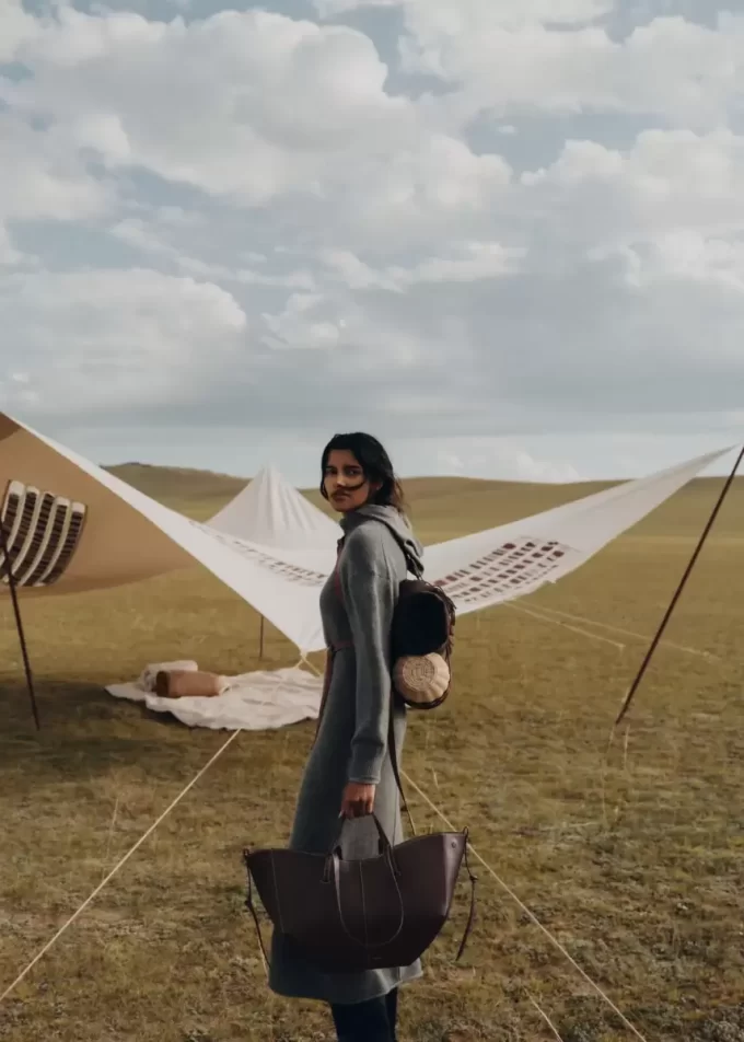 Cyme Edition  Textured Ebony