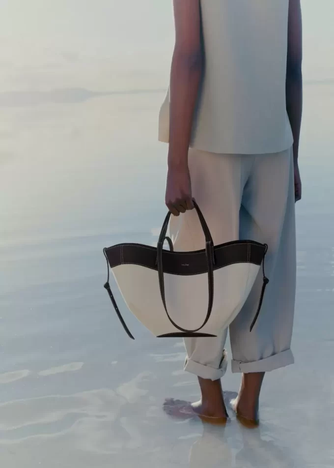 Cyme Mini Edition  Black Canvas