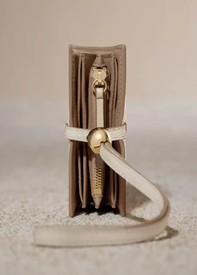 Kayé Card Holder Edition Textured Duo Chalk Kayé Card Holder Edition Textured Duo Chalk