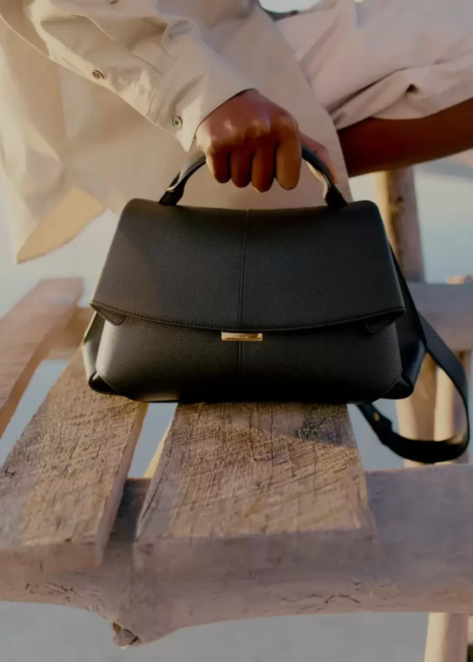 Mokki Edition  Textured Black