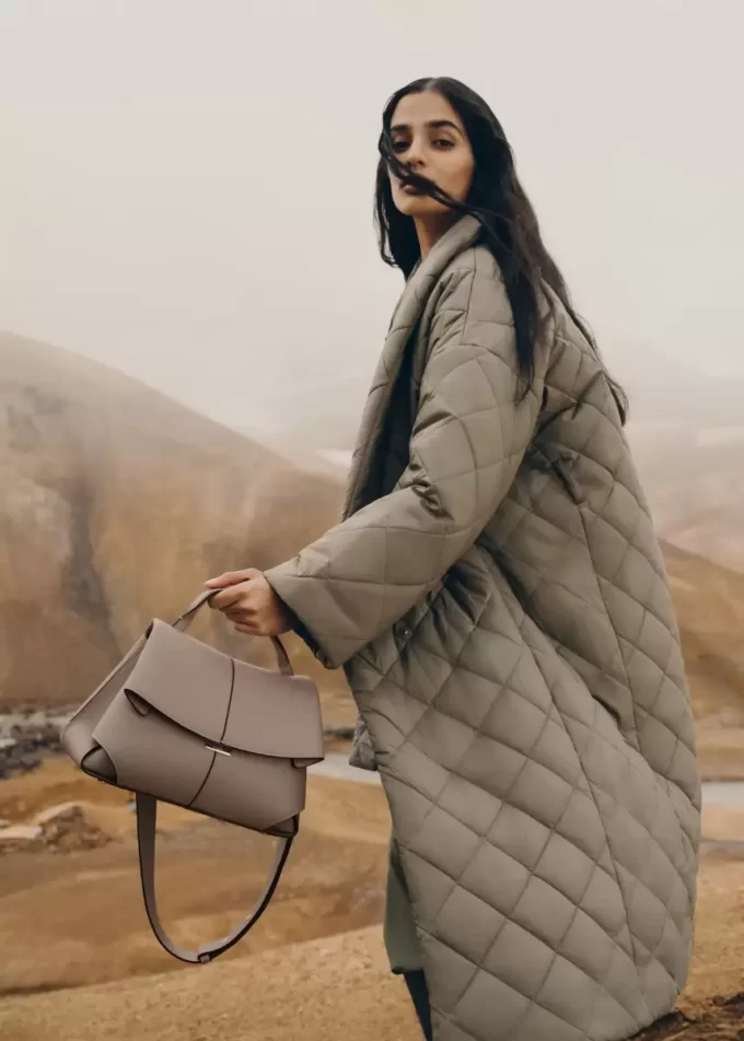 Mokki Edition  Textured Taupe