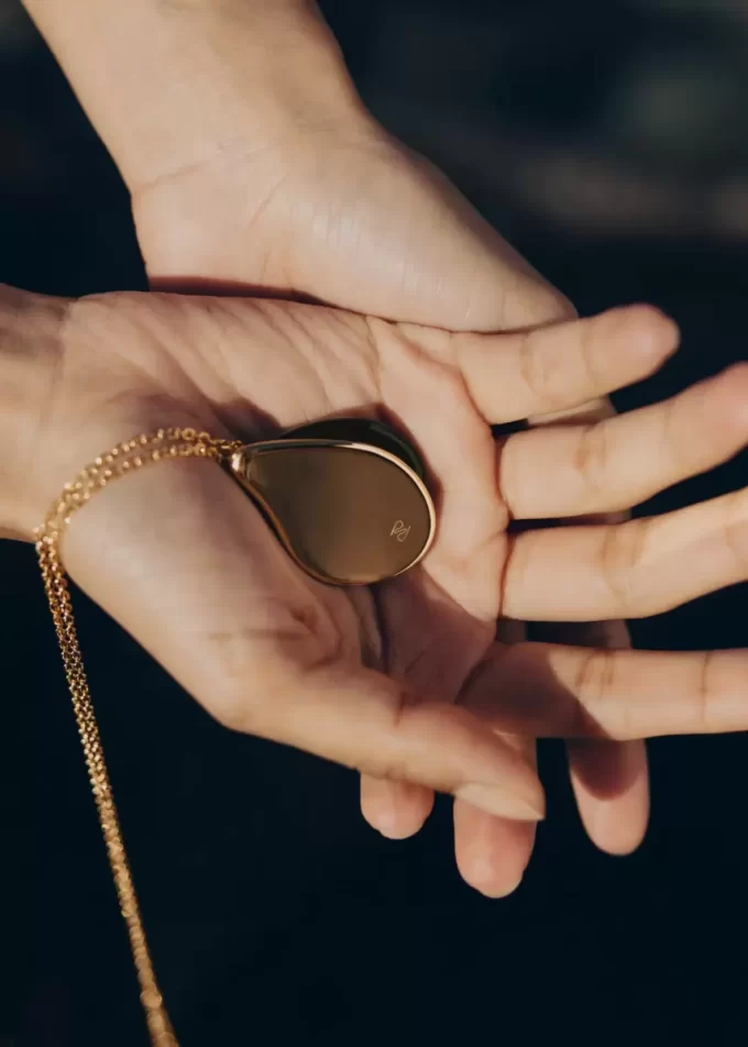 Naé Pendant Edition Smoked glass Naé Pendant Edition Smoked glass