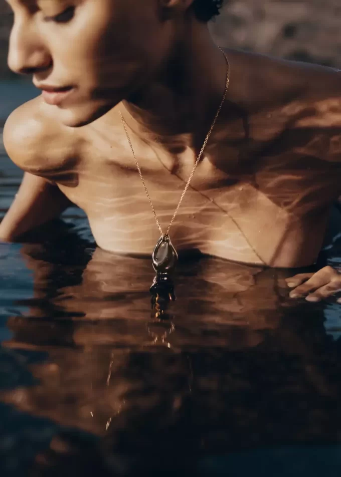 Naé Pendant Edition Smoked glass Naé Pendant Edition Smoked glass