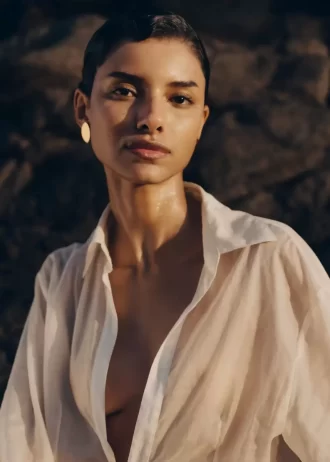 na stud earrings edition smoked glass 2 330x462 - Naé Stud Earrings Edition  Smoked glass