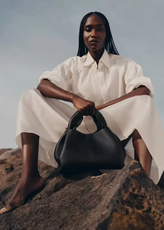 Numéro Neuf Edition  Textured Black