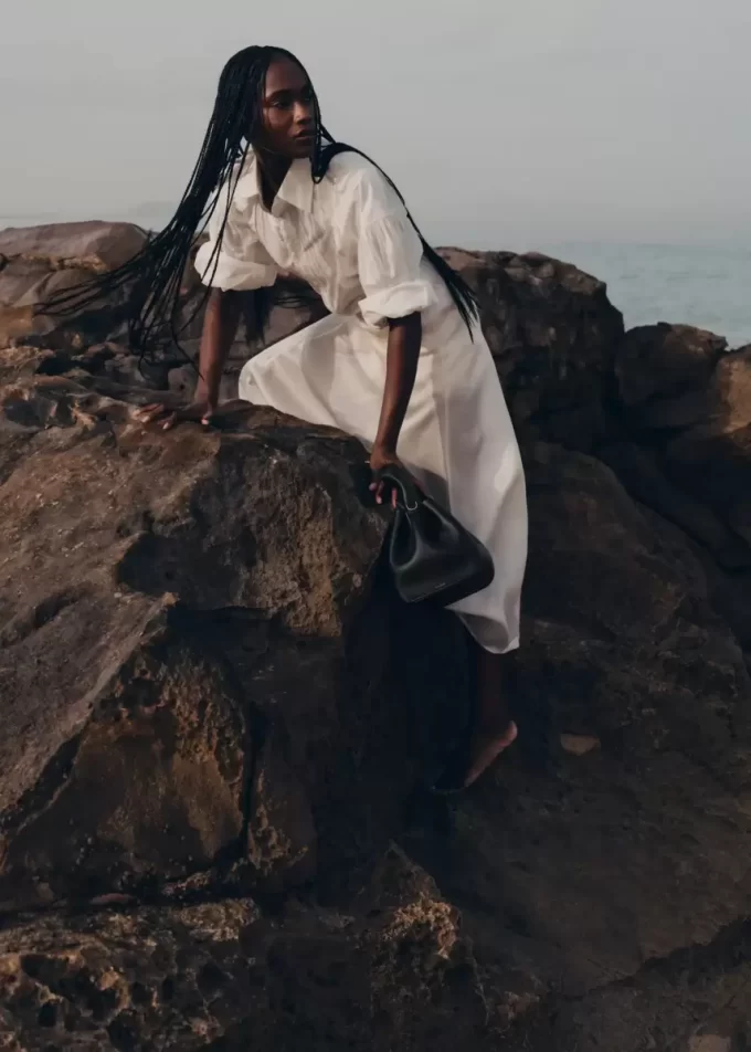 Numéro Neuf Edition  Textured Black