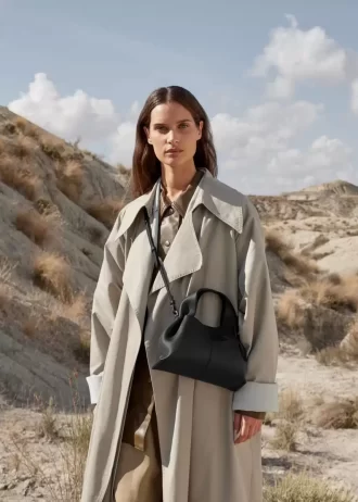 Numéro Neuf Mini Edition  Textured Black