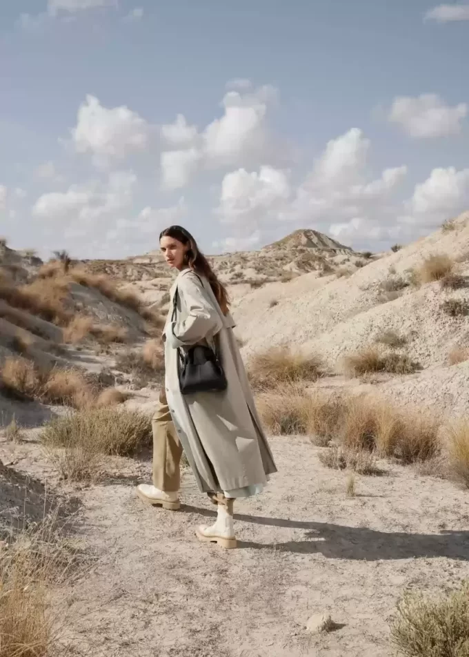 Numéro Neuf Mini Edition  Textured Black