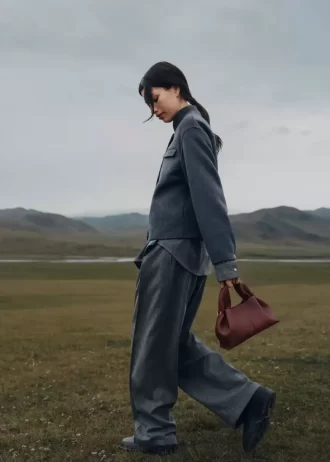 Numéro Neuf Mini Edition  Textured Black Cherry