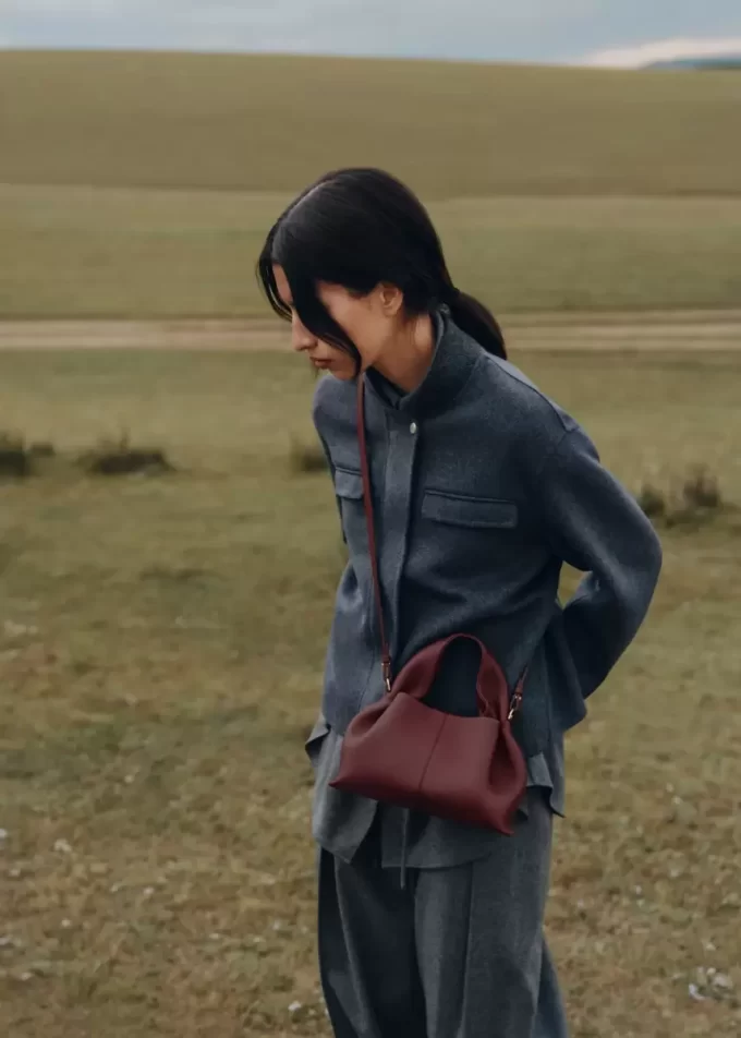 Numéro Neuf Mini Edition  Textured Black Cherry