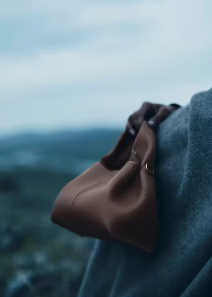 Numéro Neuf Mini Edition  Textured Root