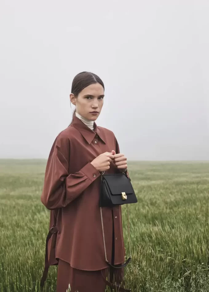 Numéro Sept Mini Edition  Textured Black