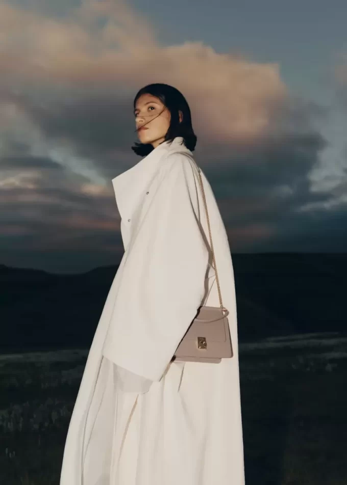 Numéro Sept Mini Edition  Textured Taupe