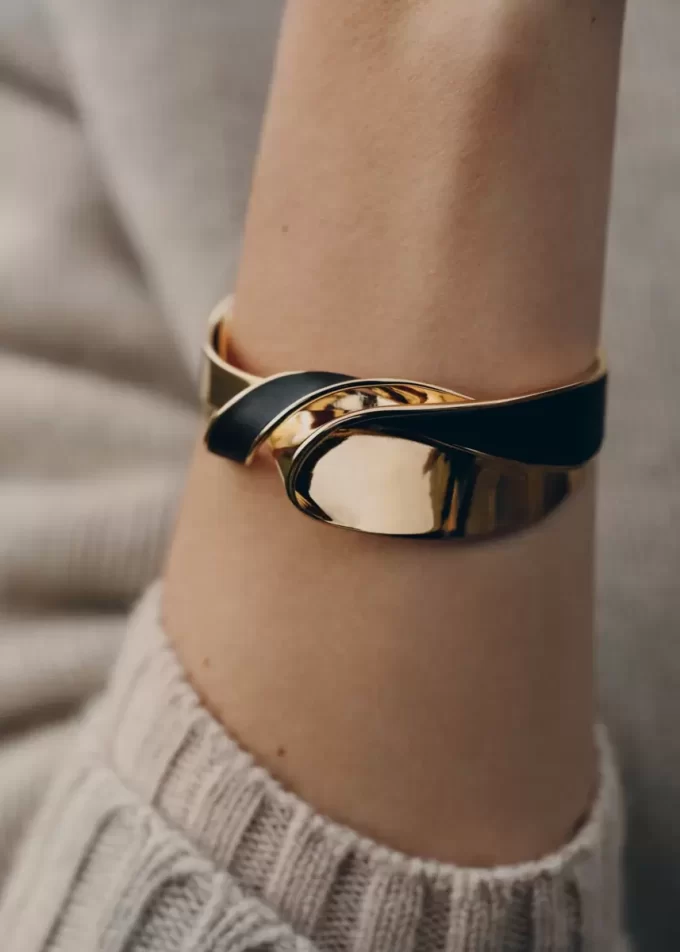 Éole Cuff Edition  Black Leather