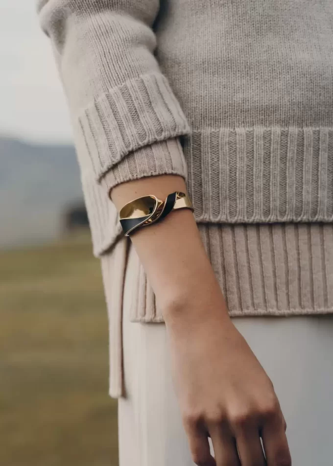 Éole Cuff Edition  Black Leather