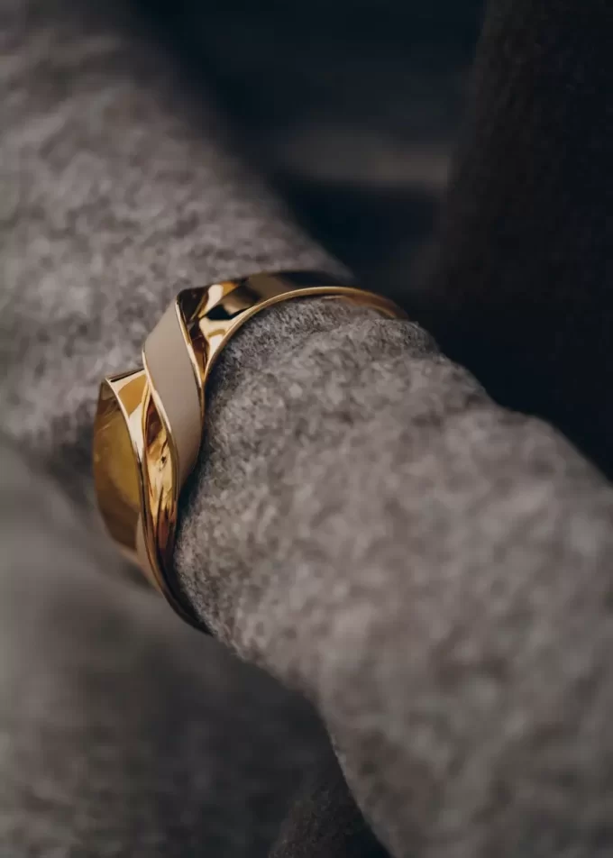 Éole Cuff Edition Taupe Leather Éole Cuff Edition Taupe Leather