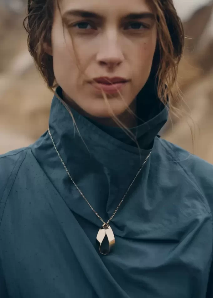 Éole Pendant Edition 24 carat gold gilded Éole Pendant Edition 24 carat gold gilded