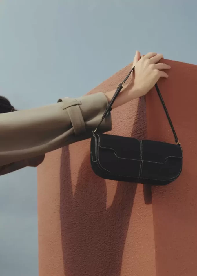 Osmo Edition Smooth Black with Ecru Stitching Osmo Edition Smooth Black with Ecru Stitching